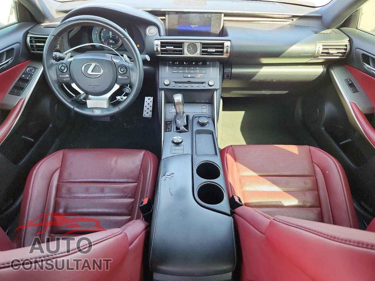 LEXUS IS 2015 - JTHBF1D29F5045828