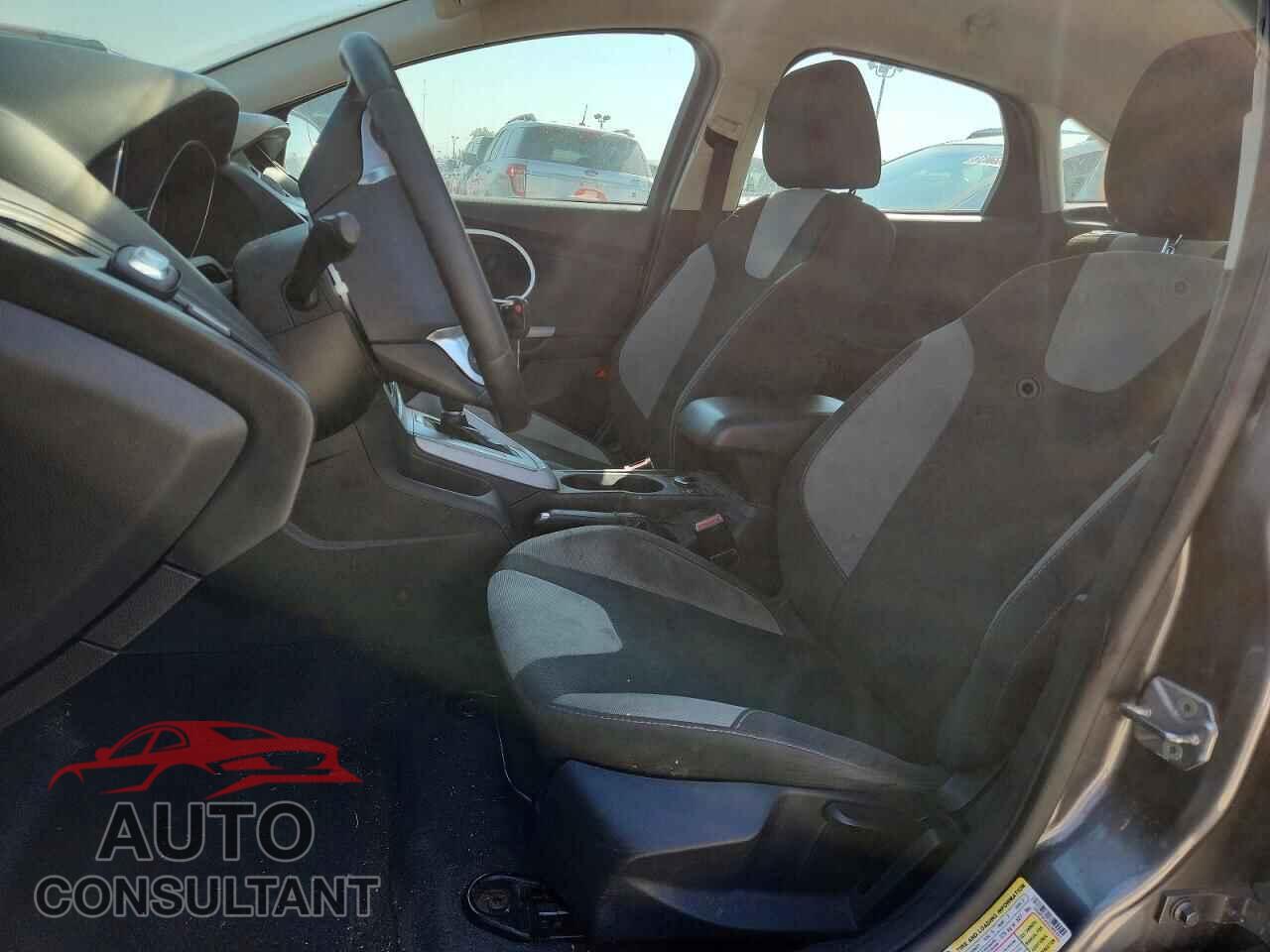 FORD FOCUS 2012 - 1FAHP3F22CL465221