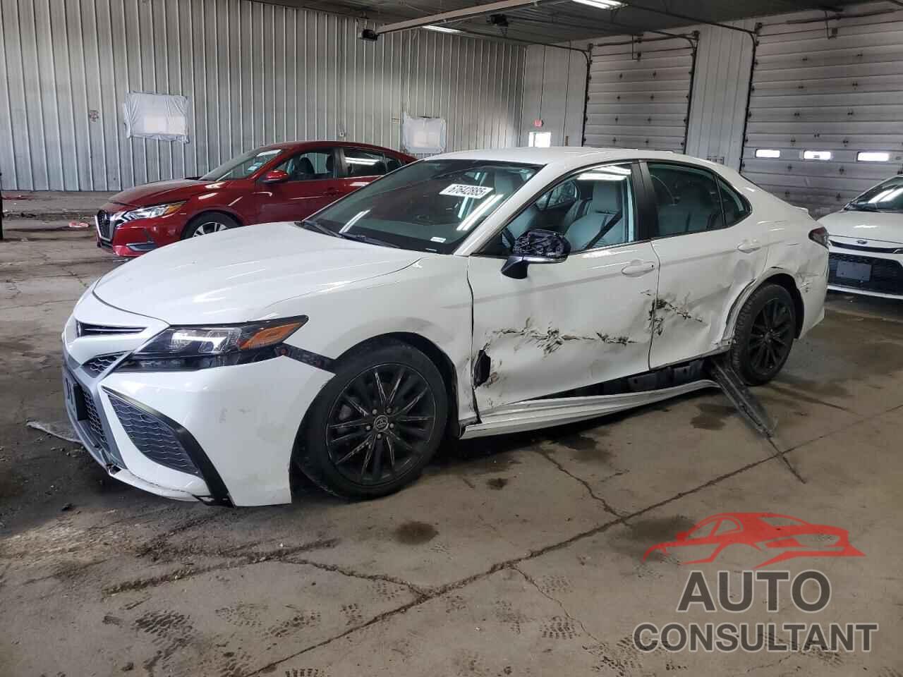 TOYOTA CAMRY 2022 - 4T1G11AK9NU670708