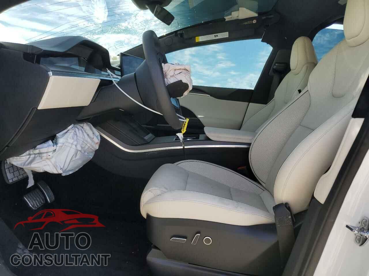 TESLA MODEL X 2023 - 7SAXCBE6XPF430325