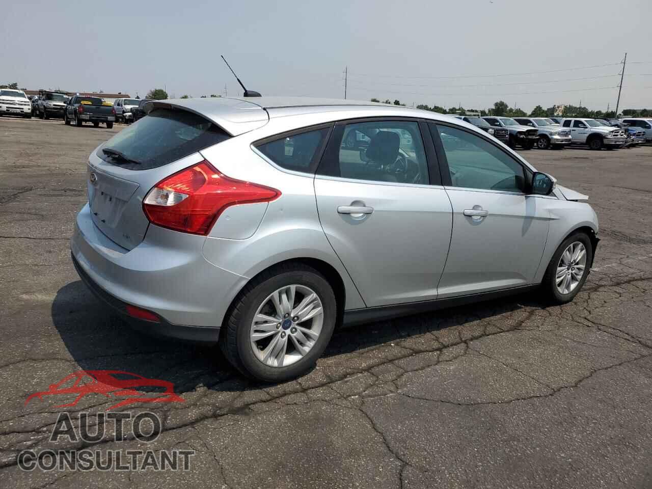 FORD FOCUS 2012 - 1FAHP3M24CL236154