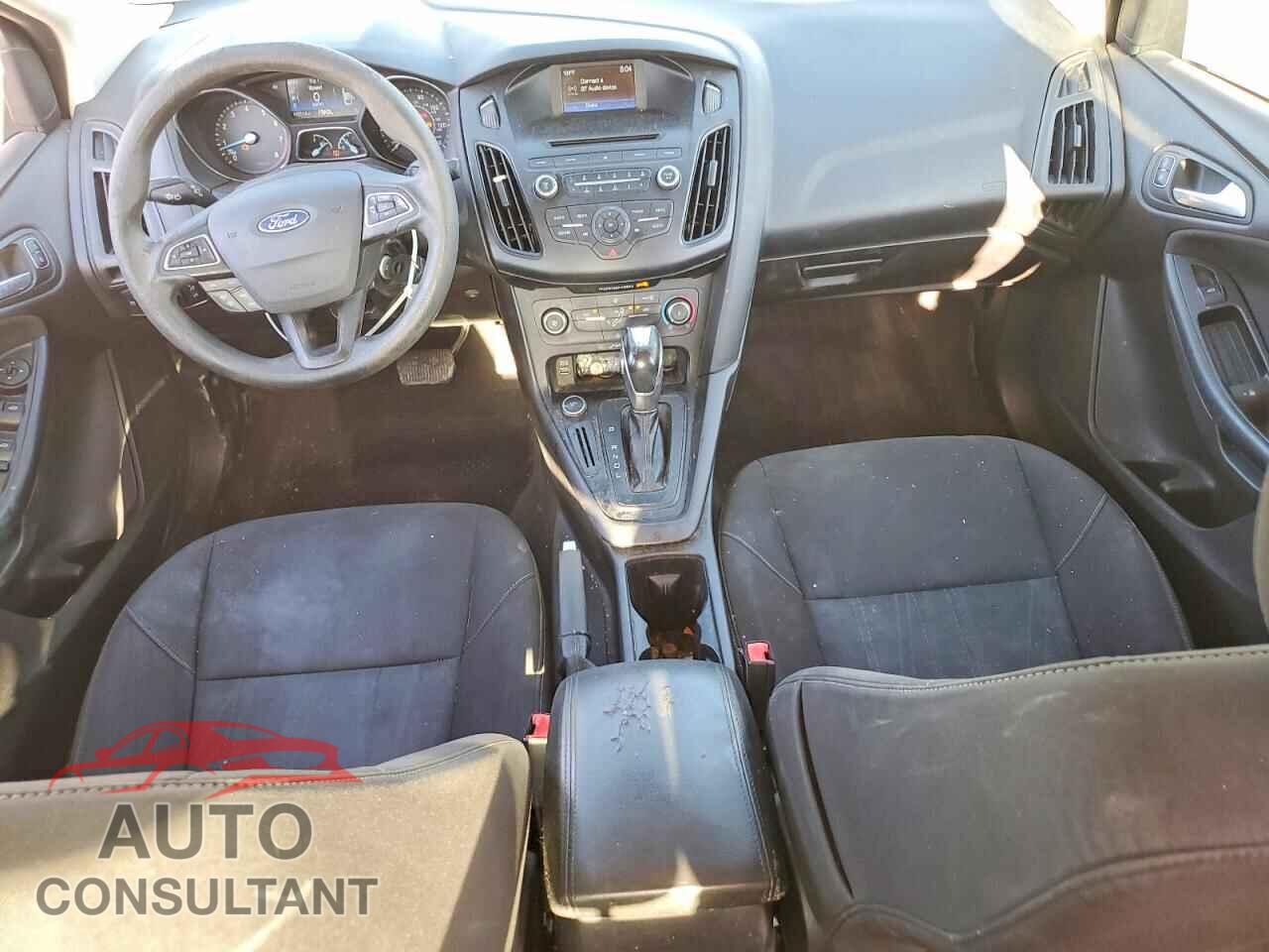 FORD FOCUS 2015 - 1FADP3F28FL204260