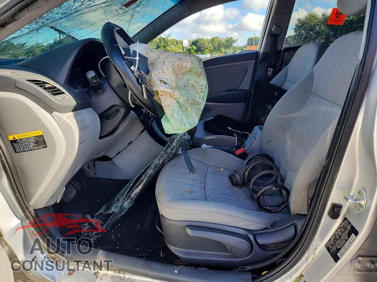 HYUNDAI ACCENT 2014 - KMHCU4AE2EU763037
