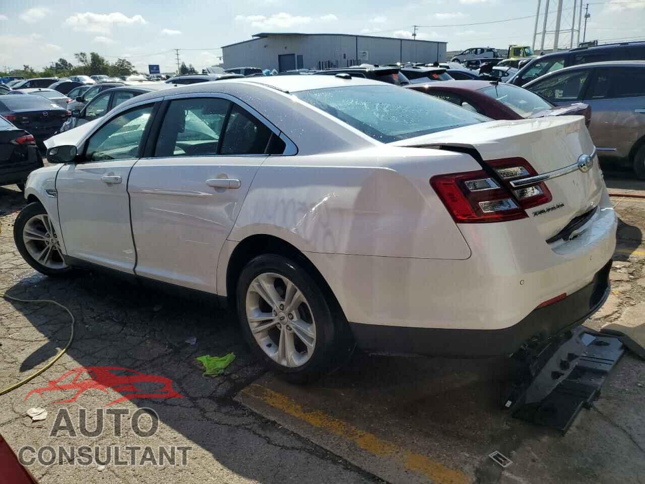 FORD TAURUS 2018 - 1FAHP2E87JG110101