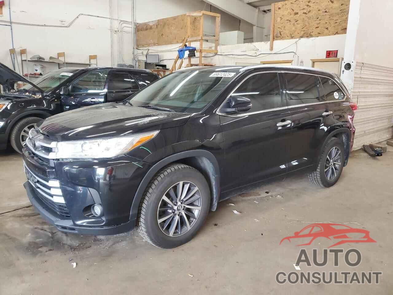 TOYOTA HIGHLANDER 2018 - 5TDJZRFH5JS533617