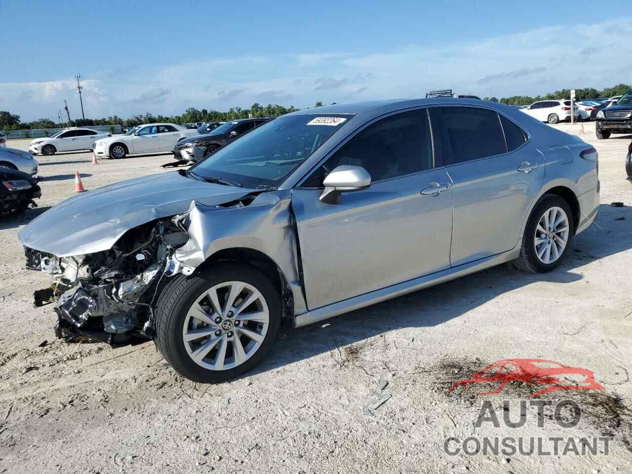 TOYOTA CAMRY 2022 - 4T1C11AK7NU063320