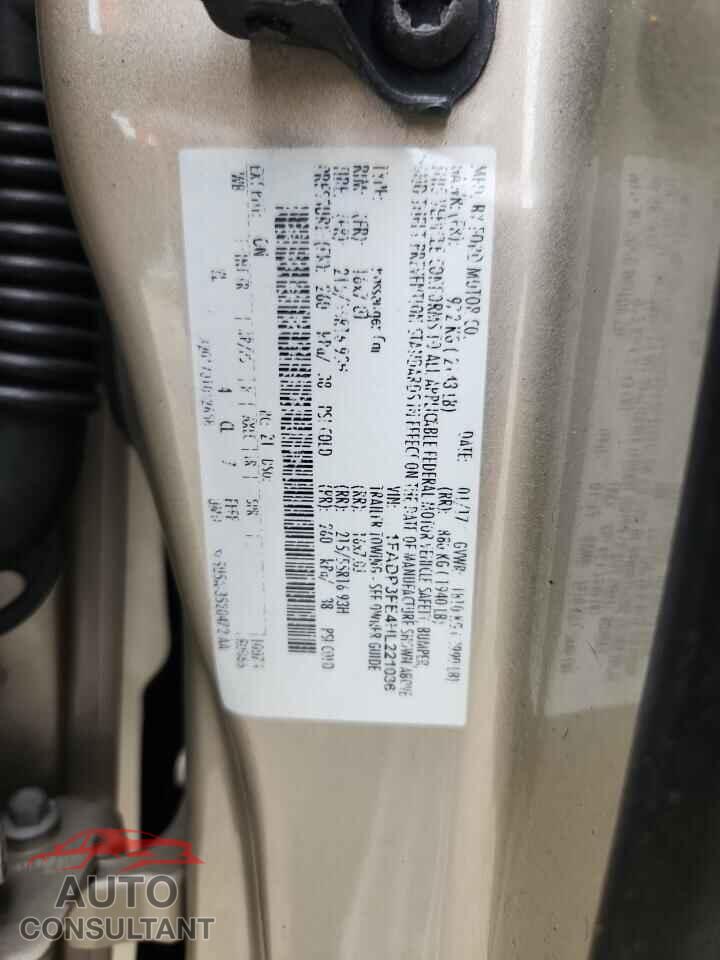 FORD FOCUS 2017 - 1FADP3FE4HL221036