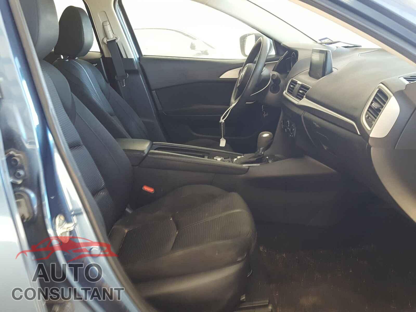 MAZDA 3 2017 - 3MZBN1U7XHM109675