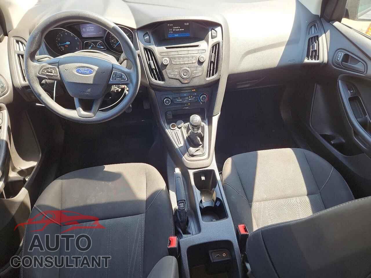 FORD FOCUS 2017 - 1FADP3E20HL307192