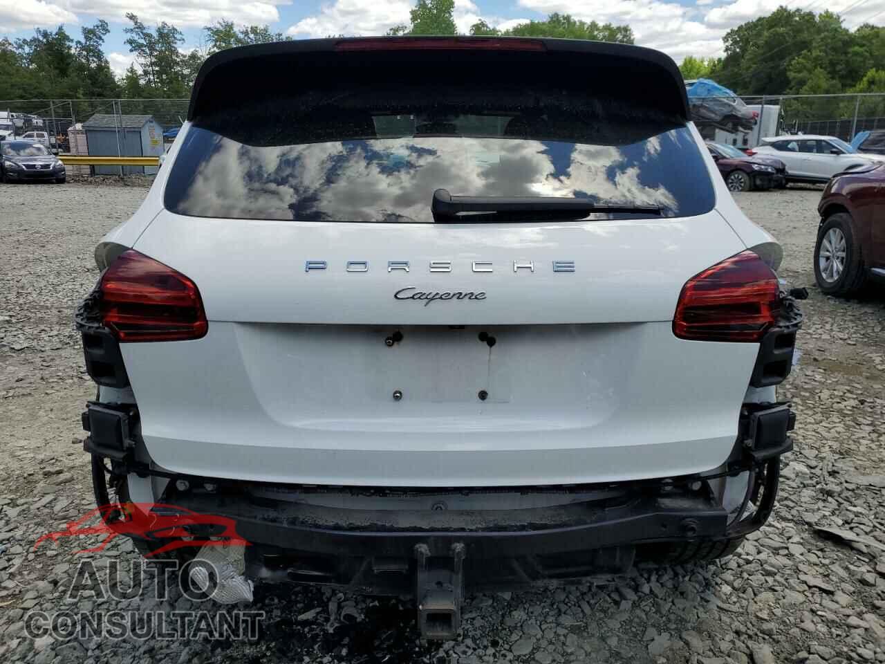 PORSCHE CAYENNE 2016 - WP1AA2A24GLA06582