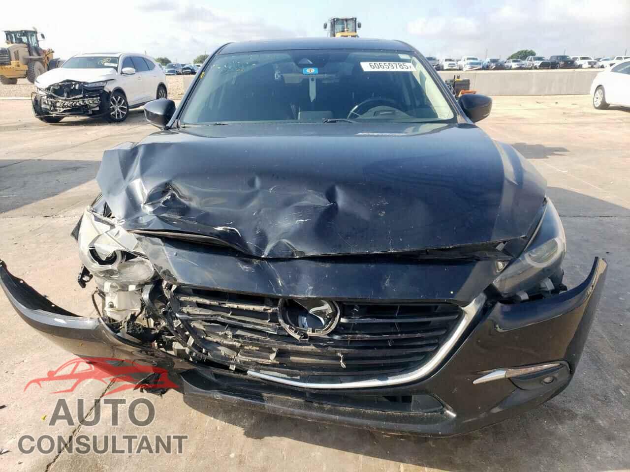 MAZDA 3 2018 - 3MZBN1M36JM180584