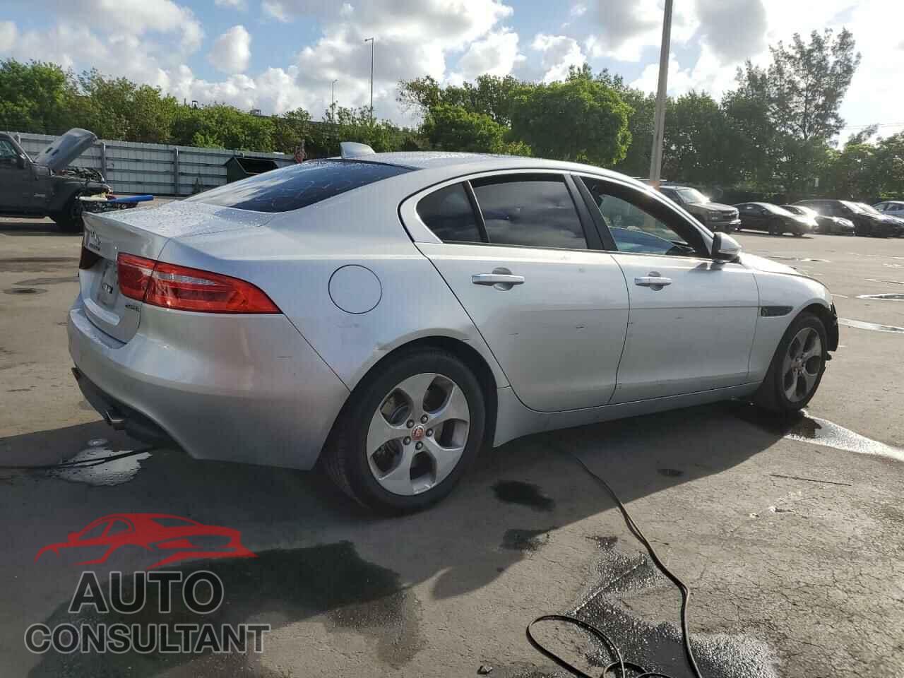 JAGUAR XE 2017 - SAJAR4BG7HA948883