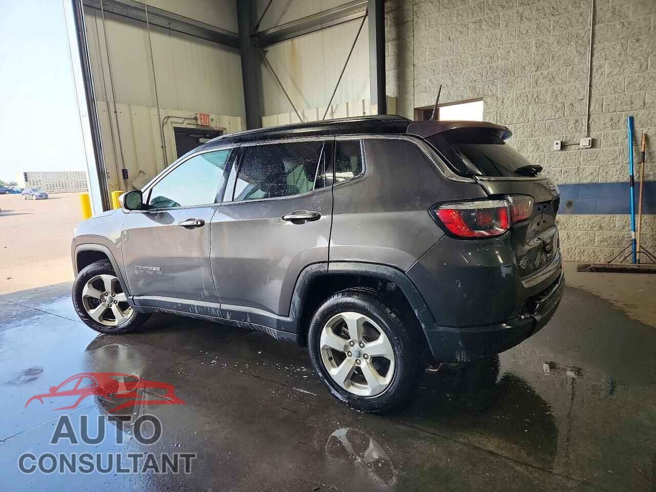 JEEP COMPASS 2018 - 3C4NJDBB7JT328237