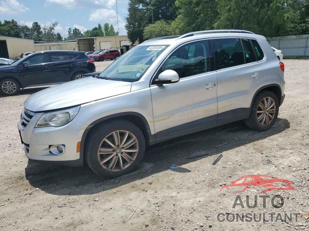 VOLKSWAGEN TIGUAN 2011 - WVGBV7AX2BW509324
