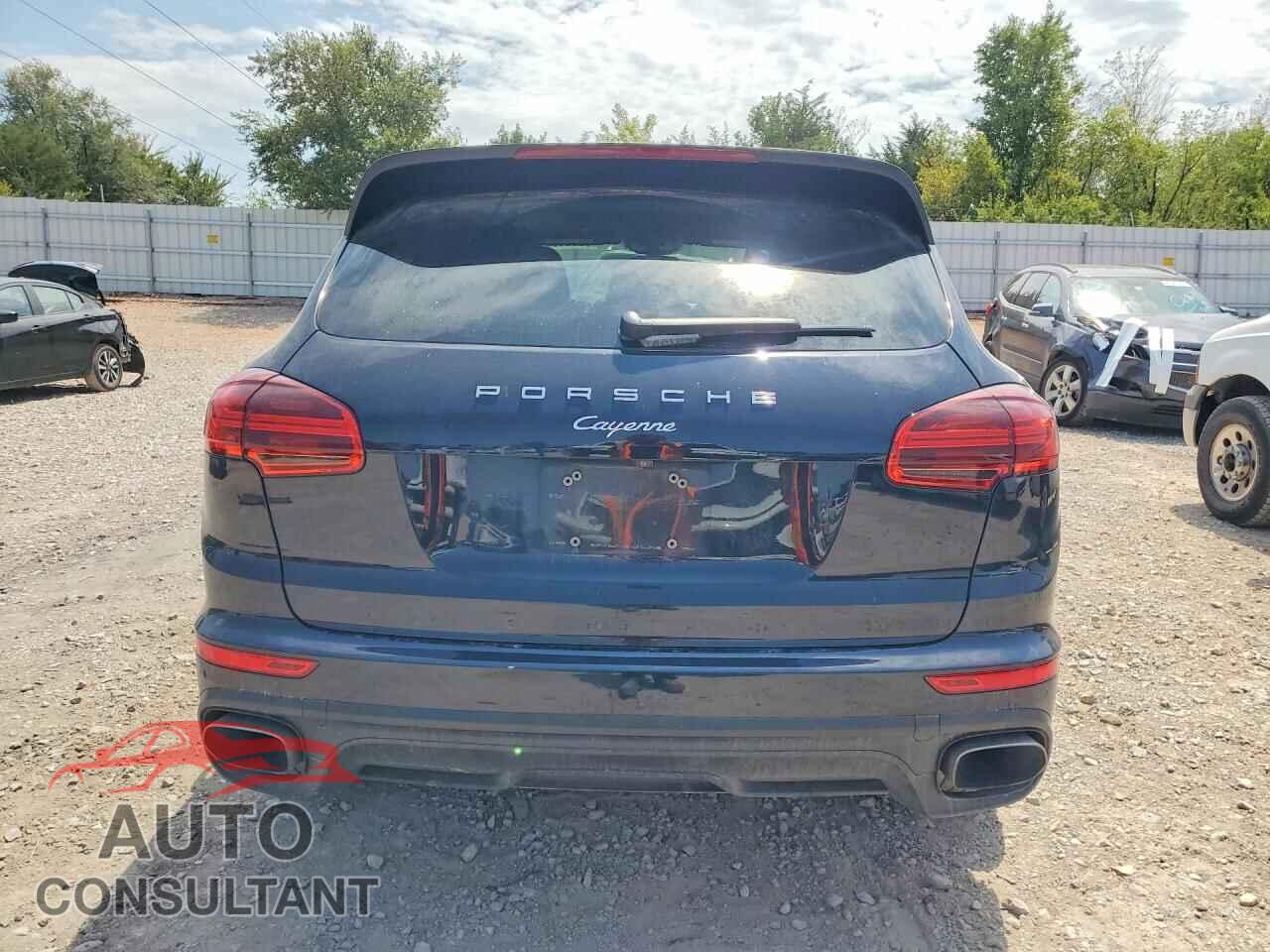 PORSCHE CAYENNE 2016 - WP1AA2A28GLA04317