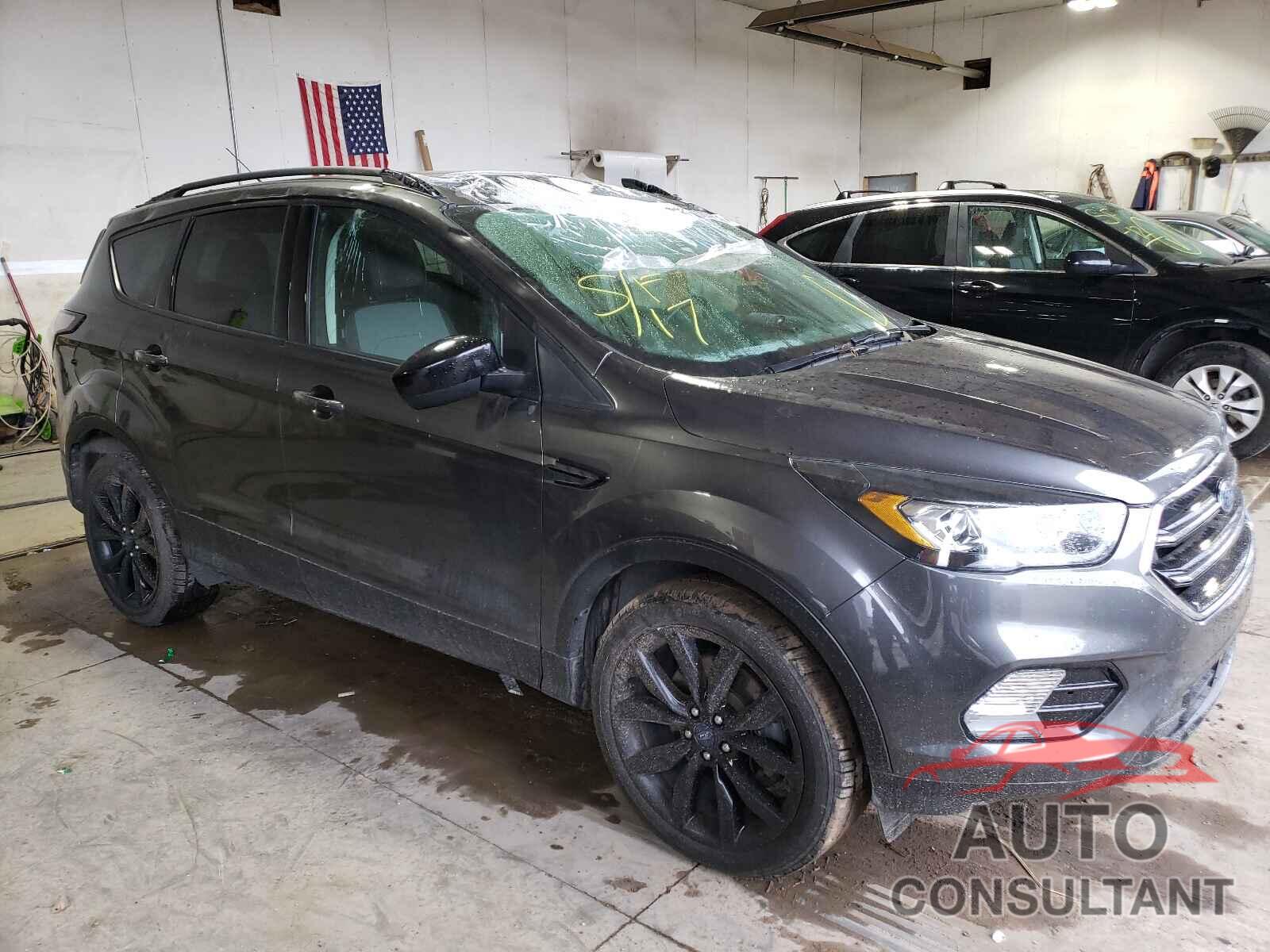 FORD ESCAPE 2017 - 1FMCU9G98HUC09755