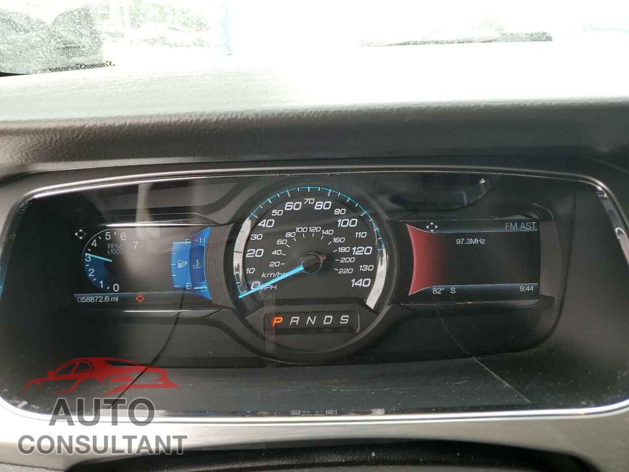 FORD TAURUS 2018 - 1FAHP2H86JG132571