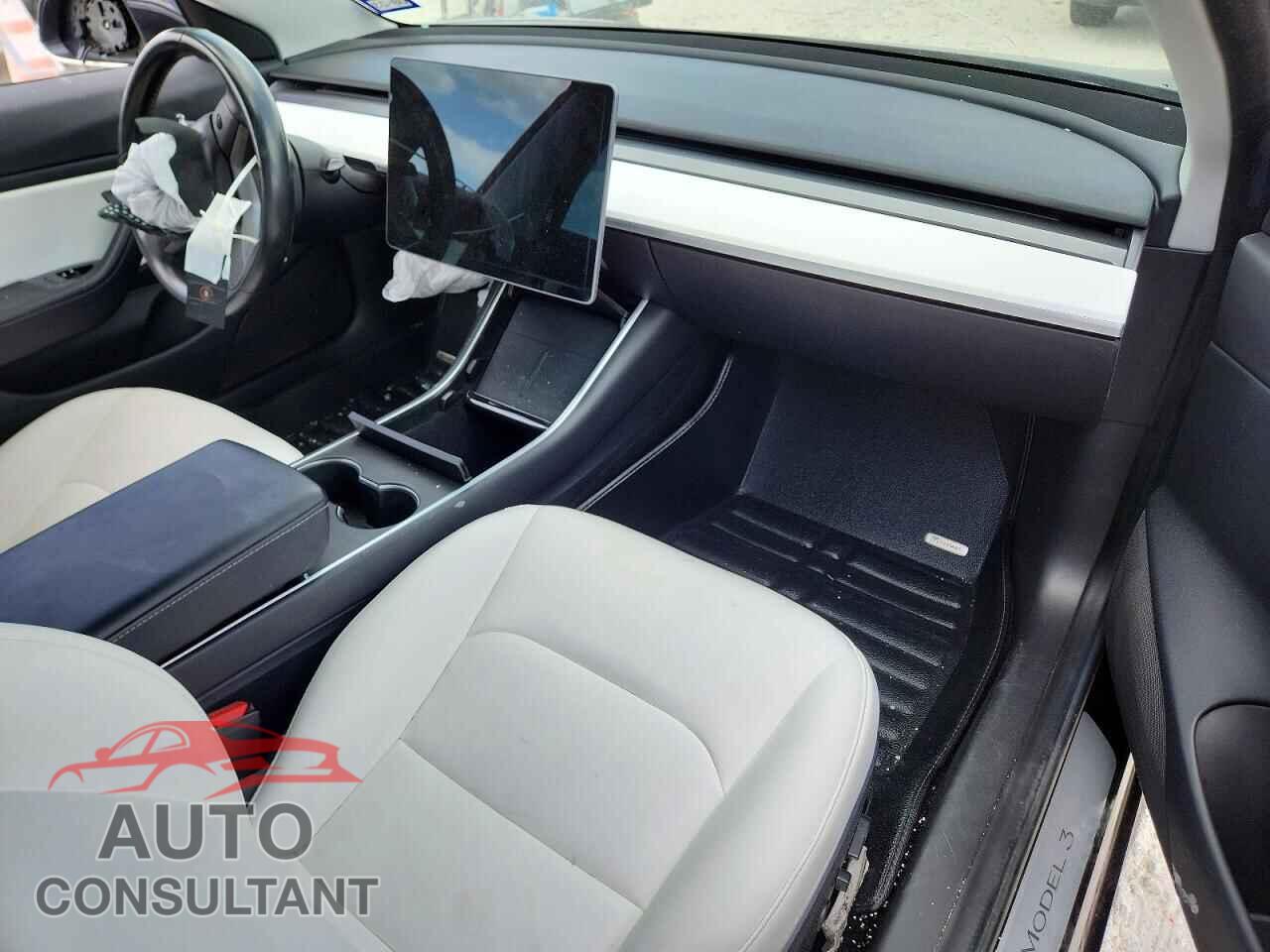 TESLA MODEL 3 2018 - 5YJ3E1EB7JF070077