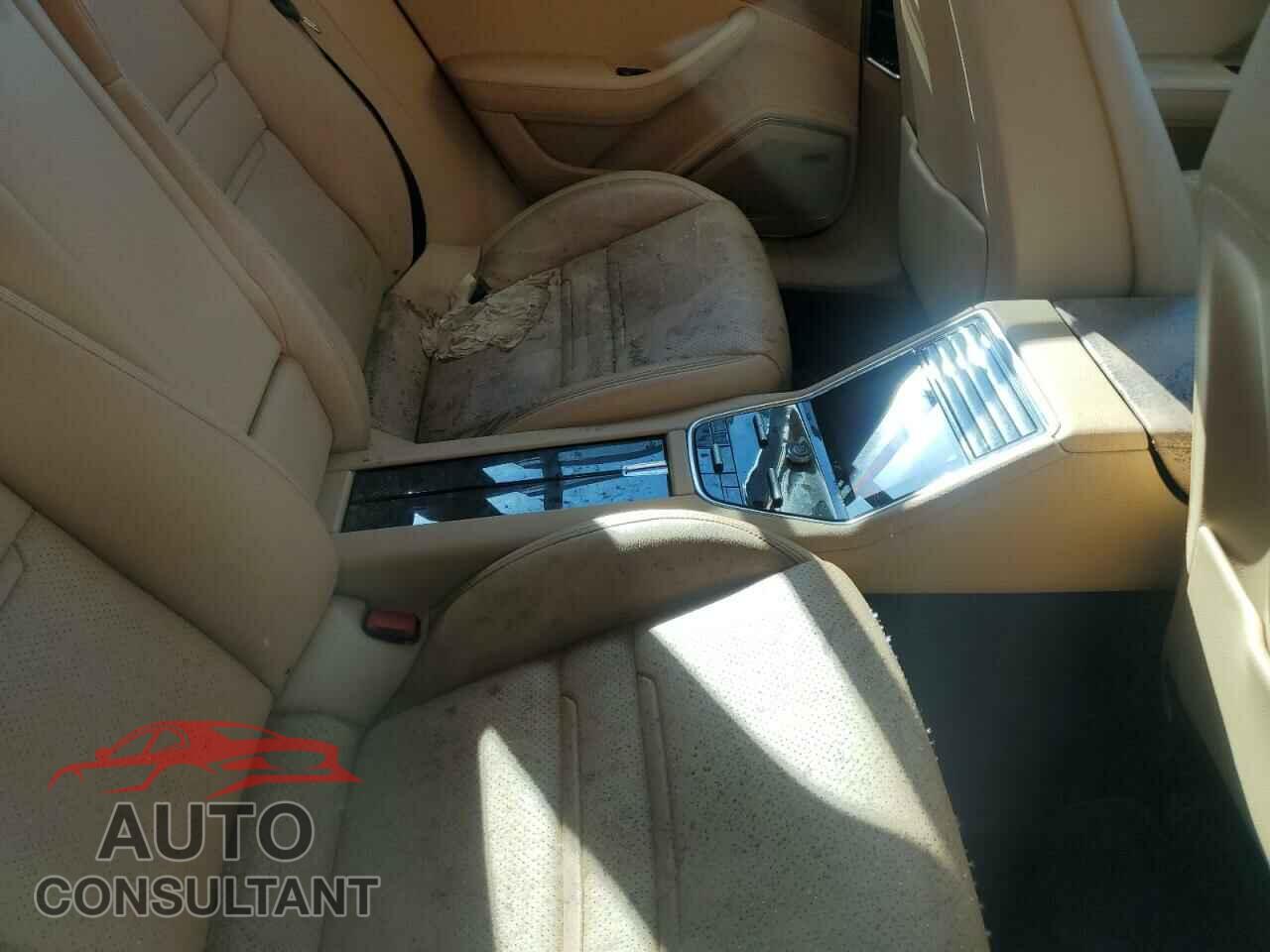 PORSCHE PANAMERA 2018 - WP0AA2A76JL109751