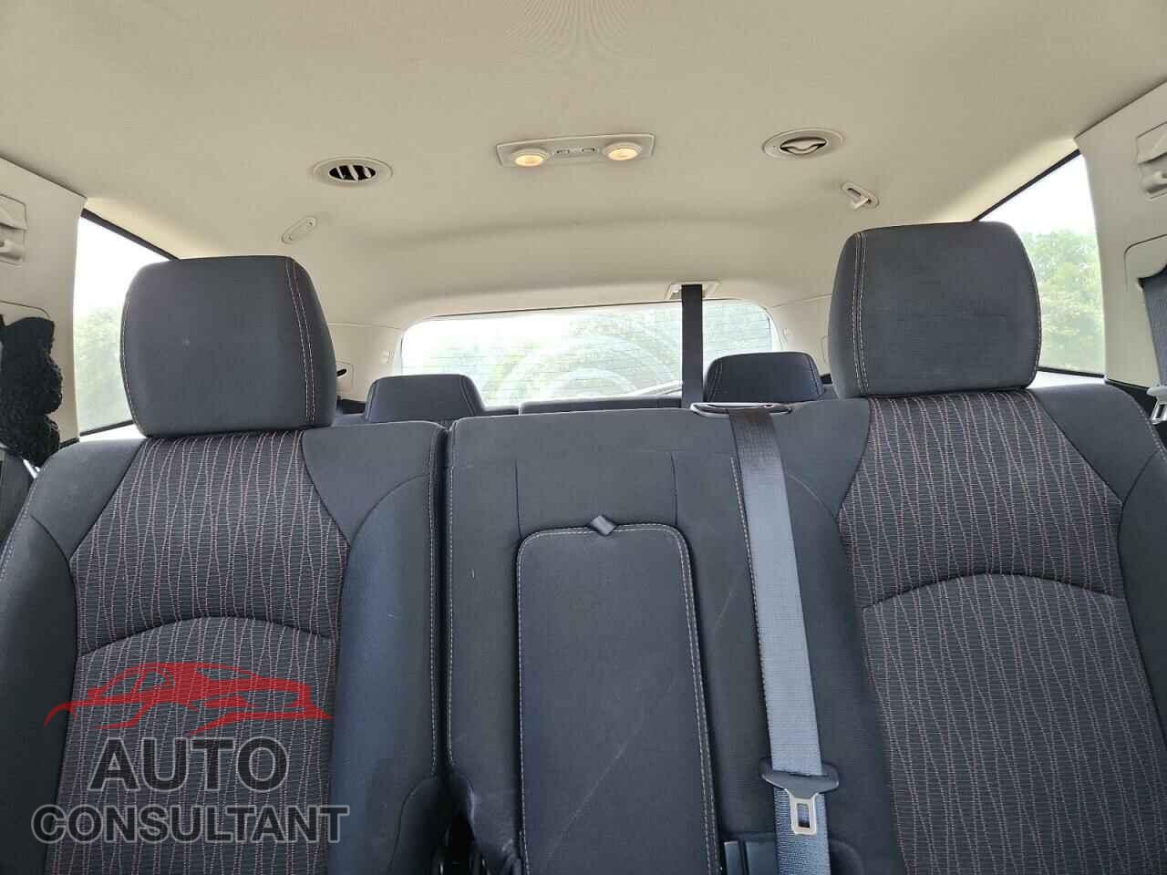 CHEVROLET TRAVERSE 2017 - 1GNKRGKD6HJ179357