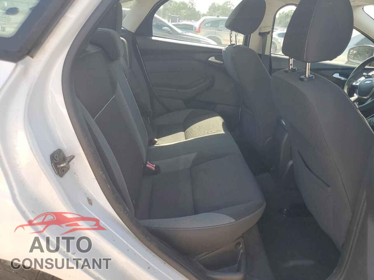 FORD FOCUS 2014 - 1FADP3F2XEL225660