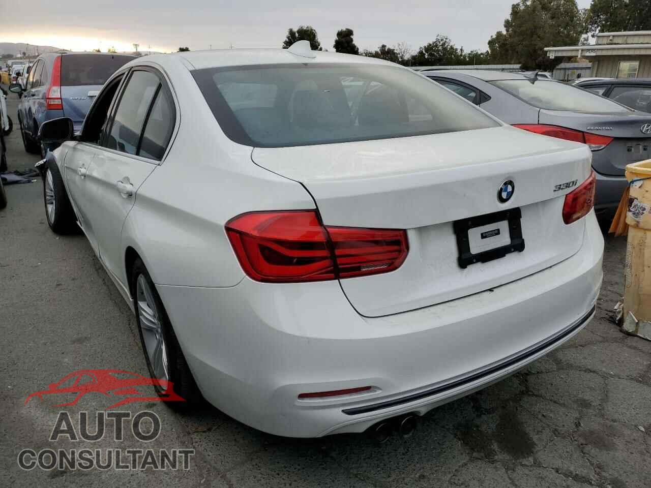 BMW 3 SERIES 2018 - WBA8B9C56JEE82938