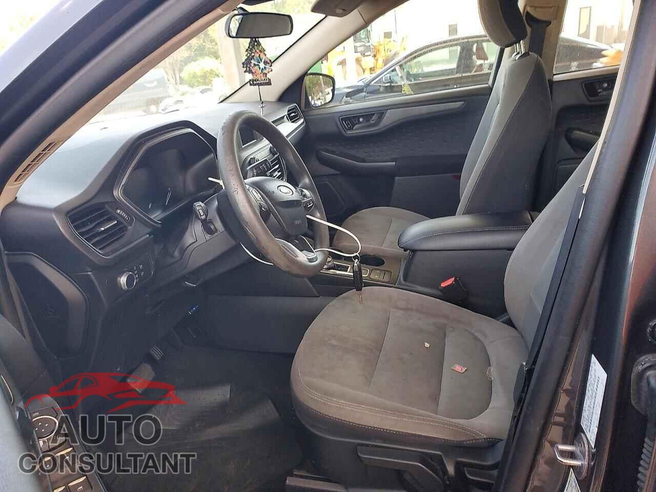 FORD ESCAPE 2020 - 1FMCU0F61LUA57720