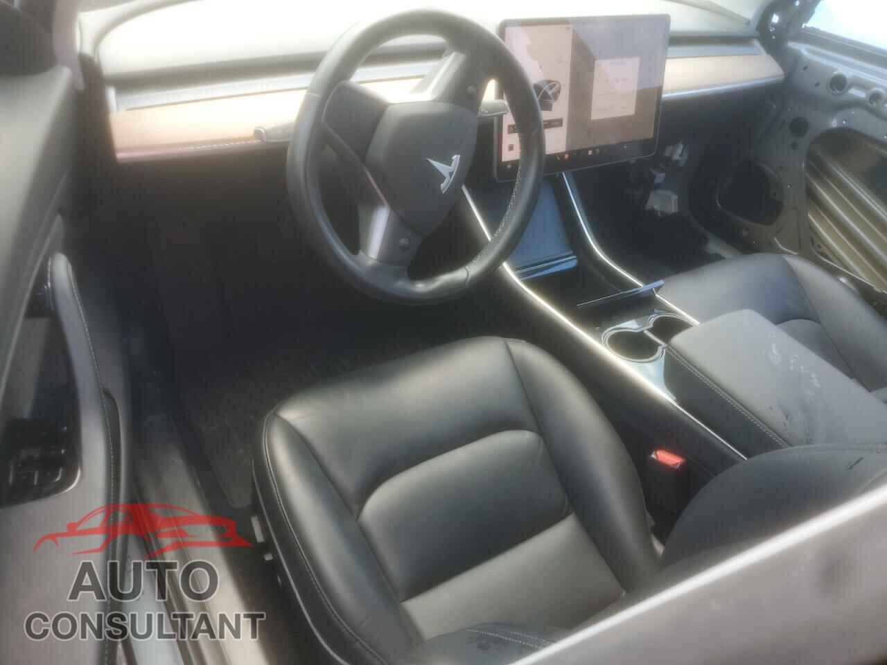 TESLA MODEL 3 2019 - 5YJ3E1EB1KF194654