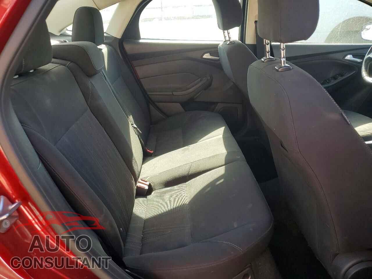 FORD FOCUS 2015 - 1FADP3F26FL360216