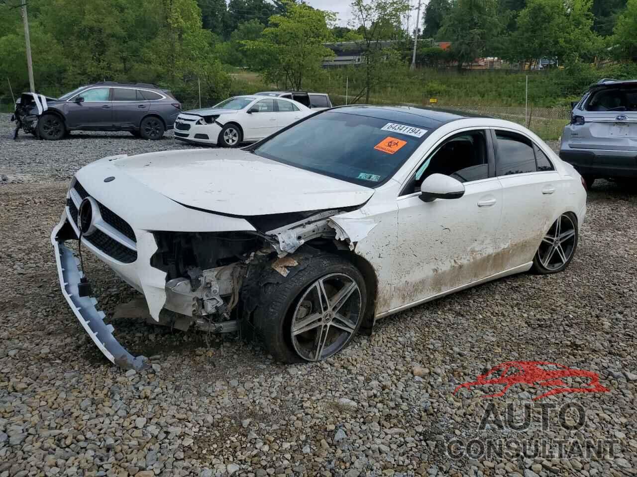MERCEDES-BENZ A-CLASS 2019 - WDD3G4FB0KW021770