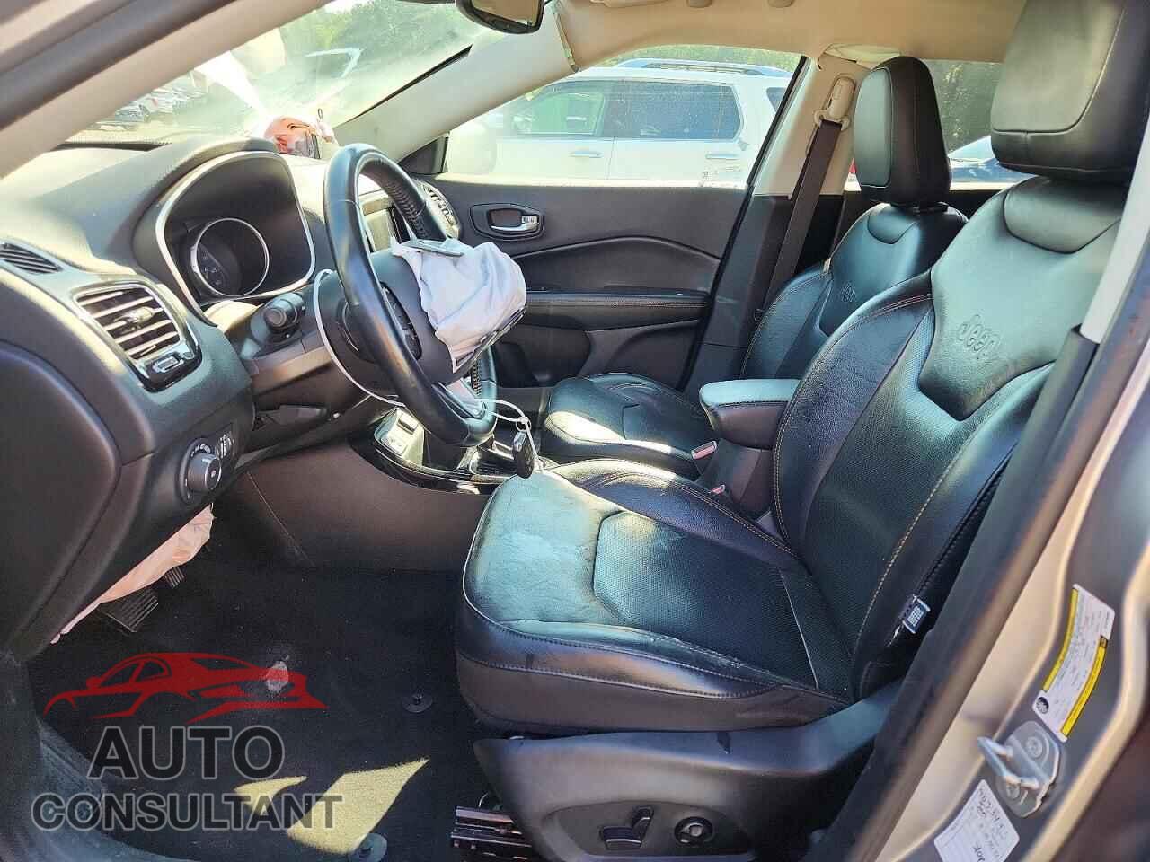 JEEP COMPASS 2019 - 3C4NJCCB4KT676099
