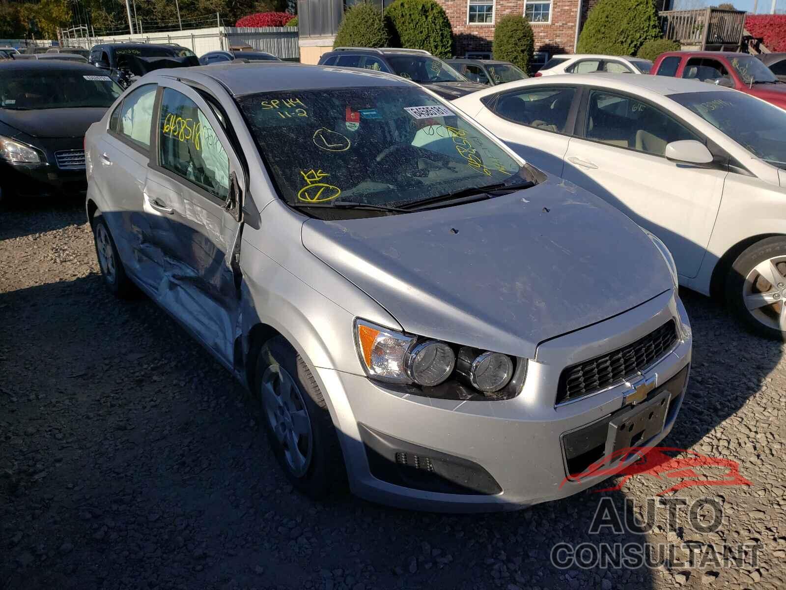 CHEVROLET SONIC 2016 - 1G1JA5SH1G4157842