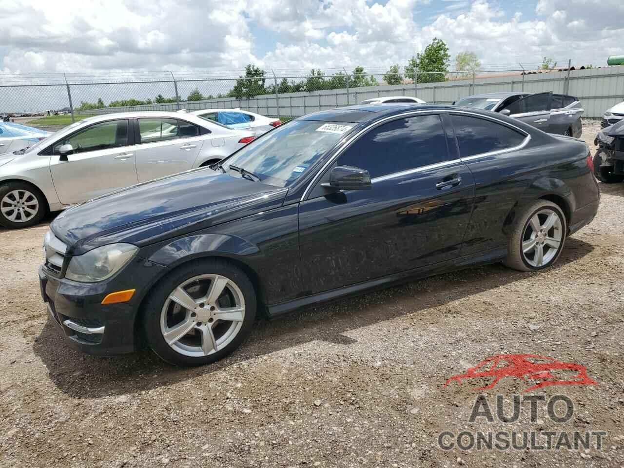 MERCEDES-BENZ C-CLASS 2013 - WDDGJ4HB2DG085001