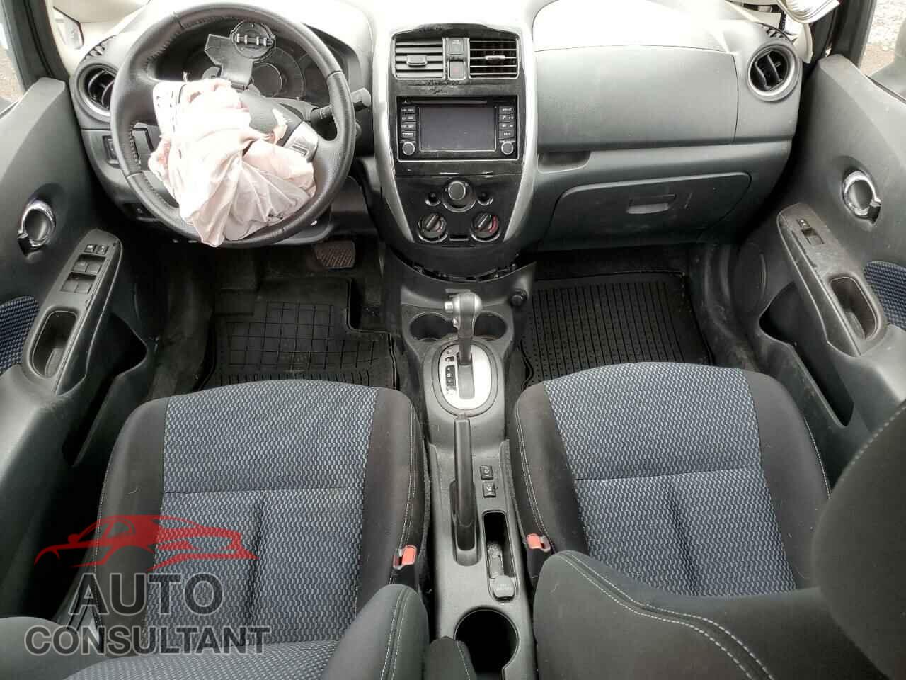 NISSAN VERSA 2017 - 3N1CE2CP3HL381315