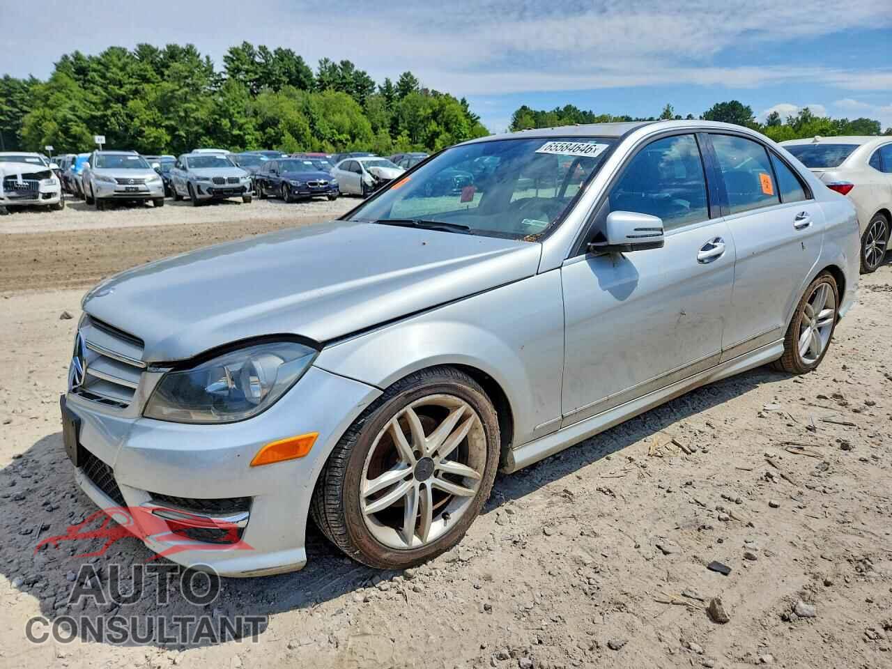 MERCEDES-BENZ C-CLASS 2012 - WDDGF8BB3CA712145
