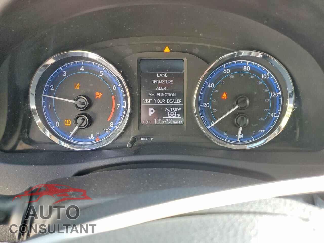 TOYOTA COROLLA 2017 - 2T1BURHE5HC832209