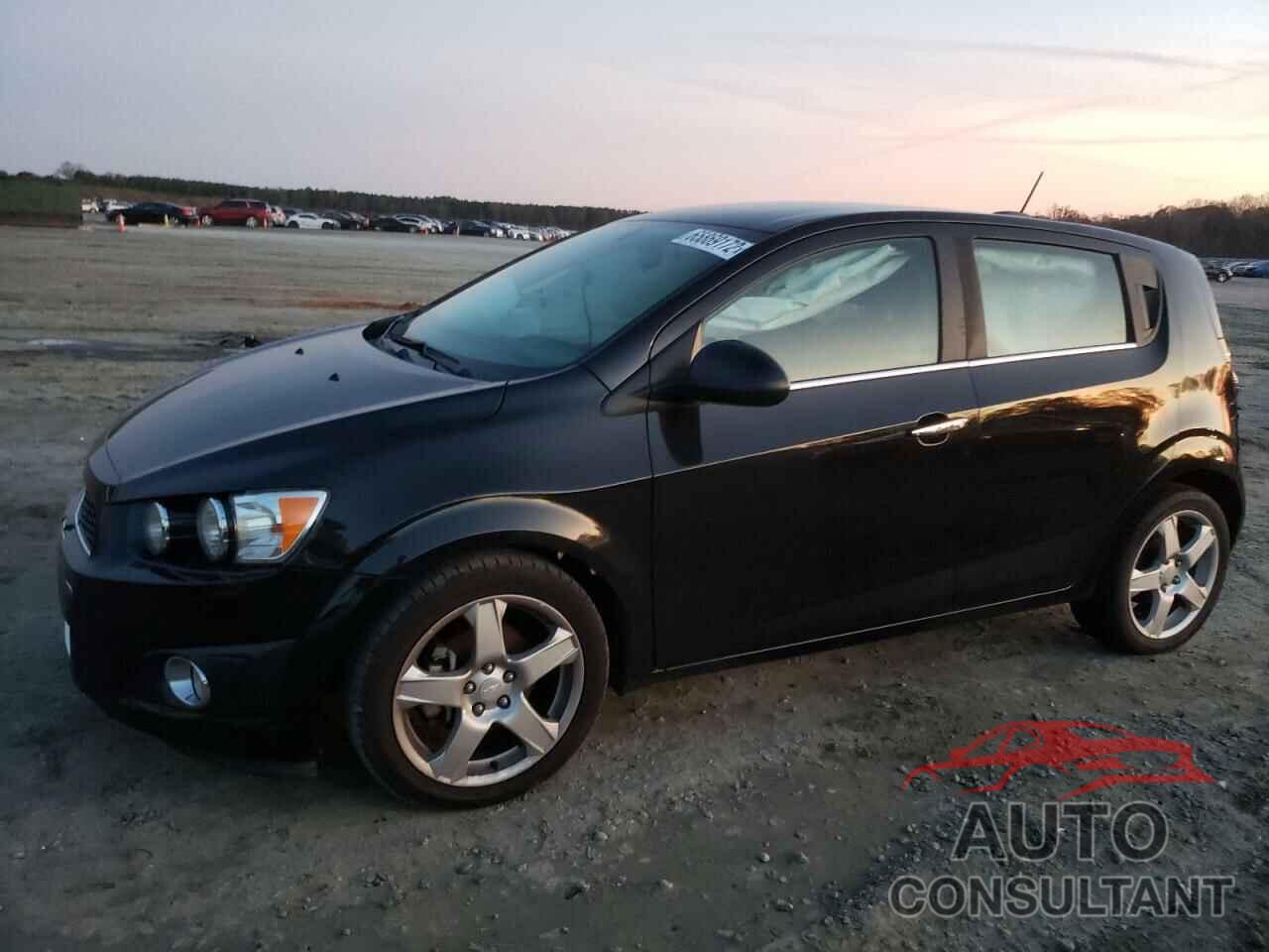 CHEVROLET SONIC 2016 - 1G1JE6SB1G4143610