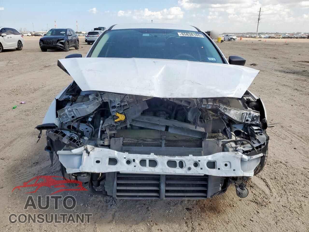 FORD FOCUS 2015 - 1FADP3E21FL221273