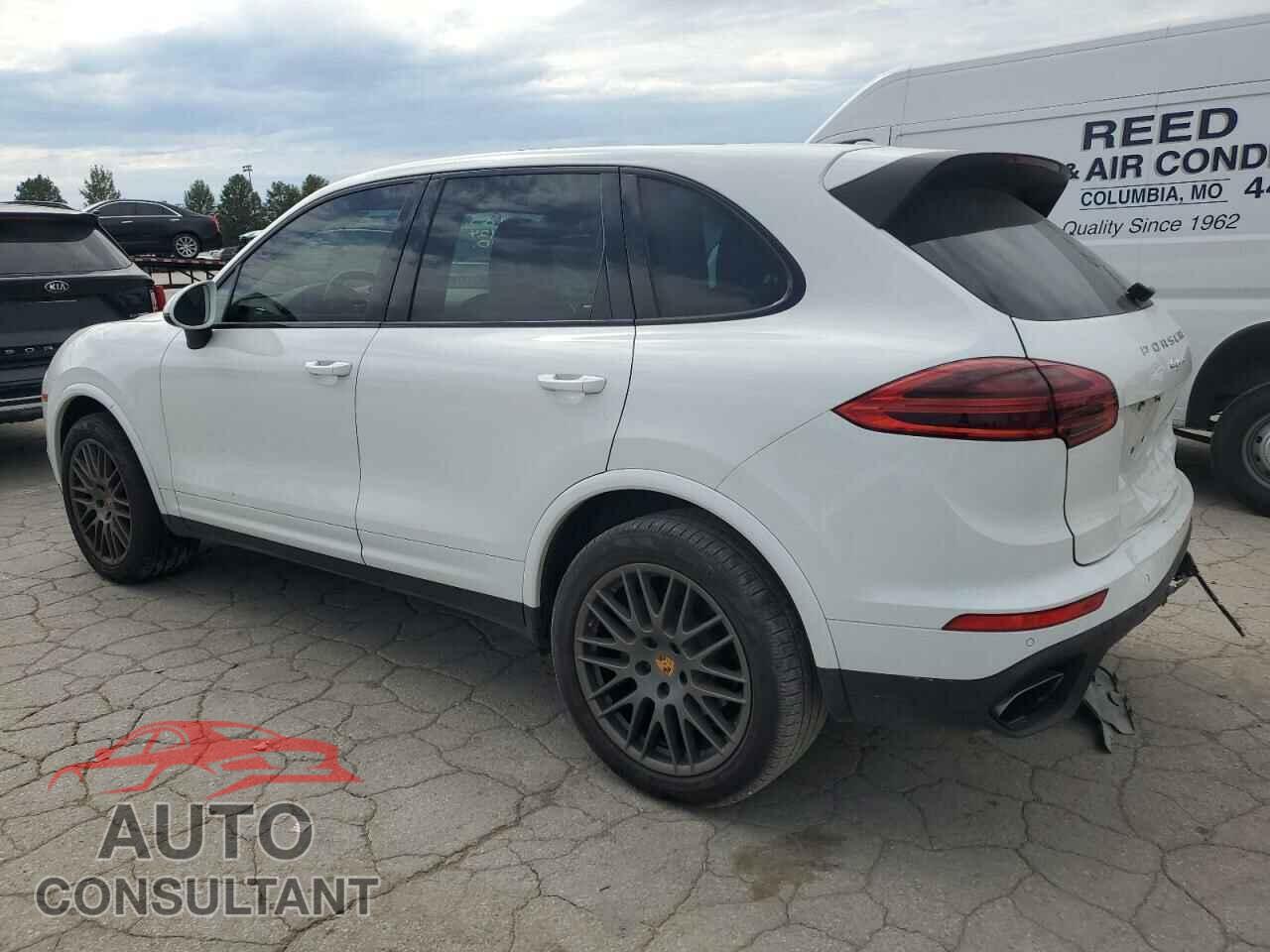 PORSCHE CAYENNE 2017 - WP1AA2A21HKA85619