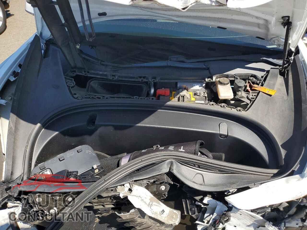 TESLA MODEL 3 2018 - 5YJ3E1EA2JF038726