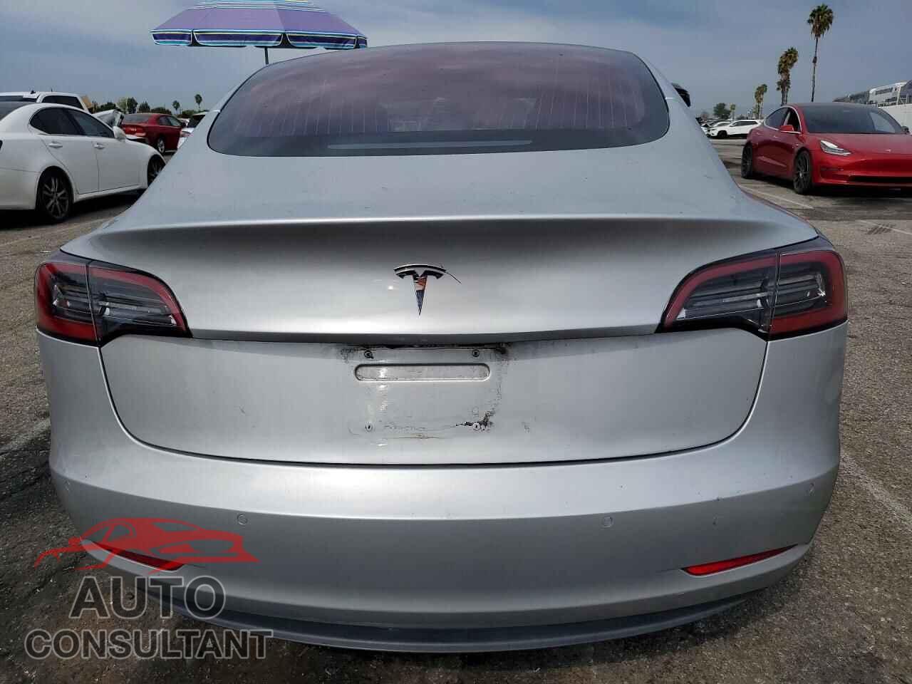 TESLA MODEL 3 2018 - 5YJ3E1EA3JF009722