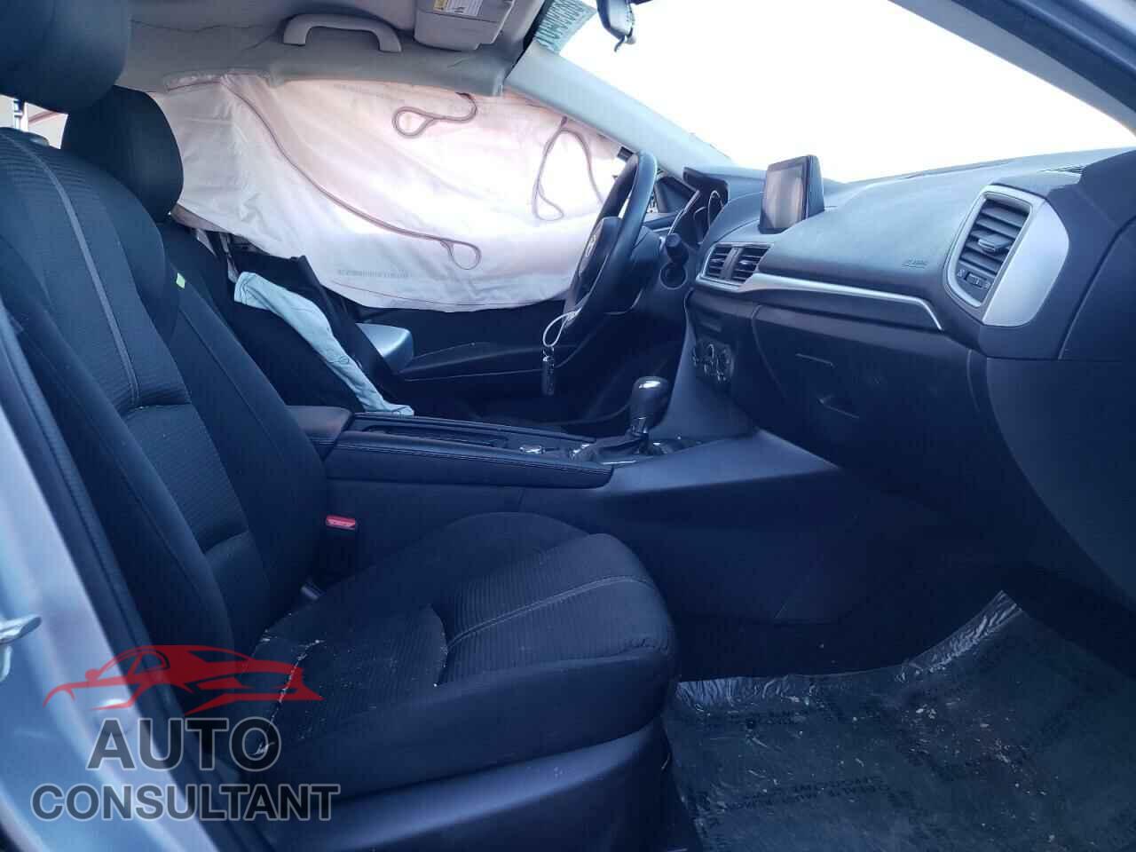 MAZDA 3 2017 - 3MZBN1U76HM120513