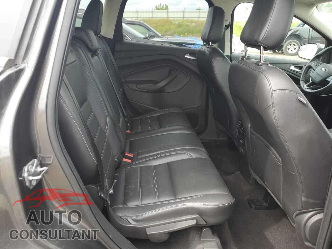 FORD ESCAPE 2018 - 1FMCU0HD7JUC04308