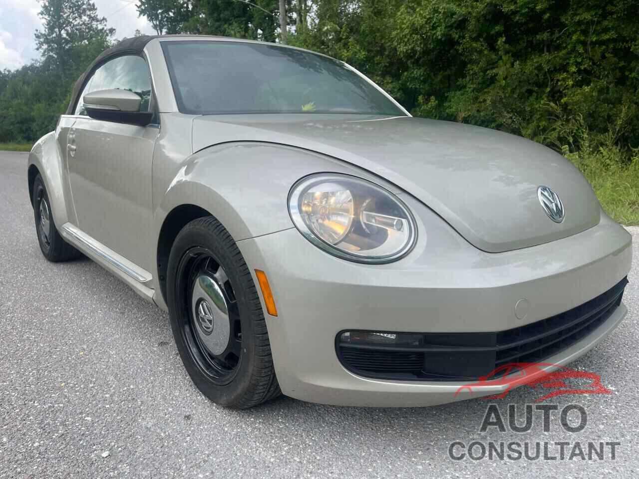 VOLKSWAGEN BEETLE 2013 - 3VW5X7AT2DM825928