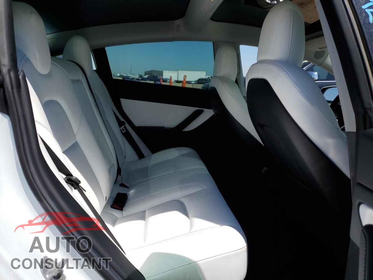 TESLA MODEL 3 2019 - 5YJ3E1EB7KF513409