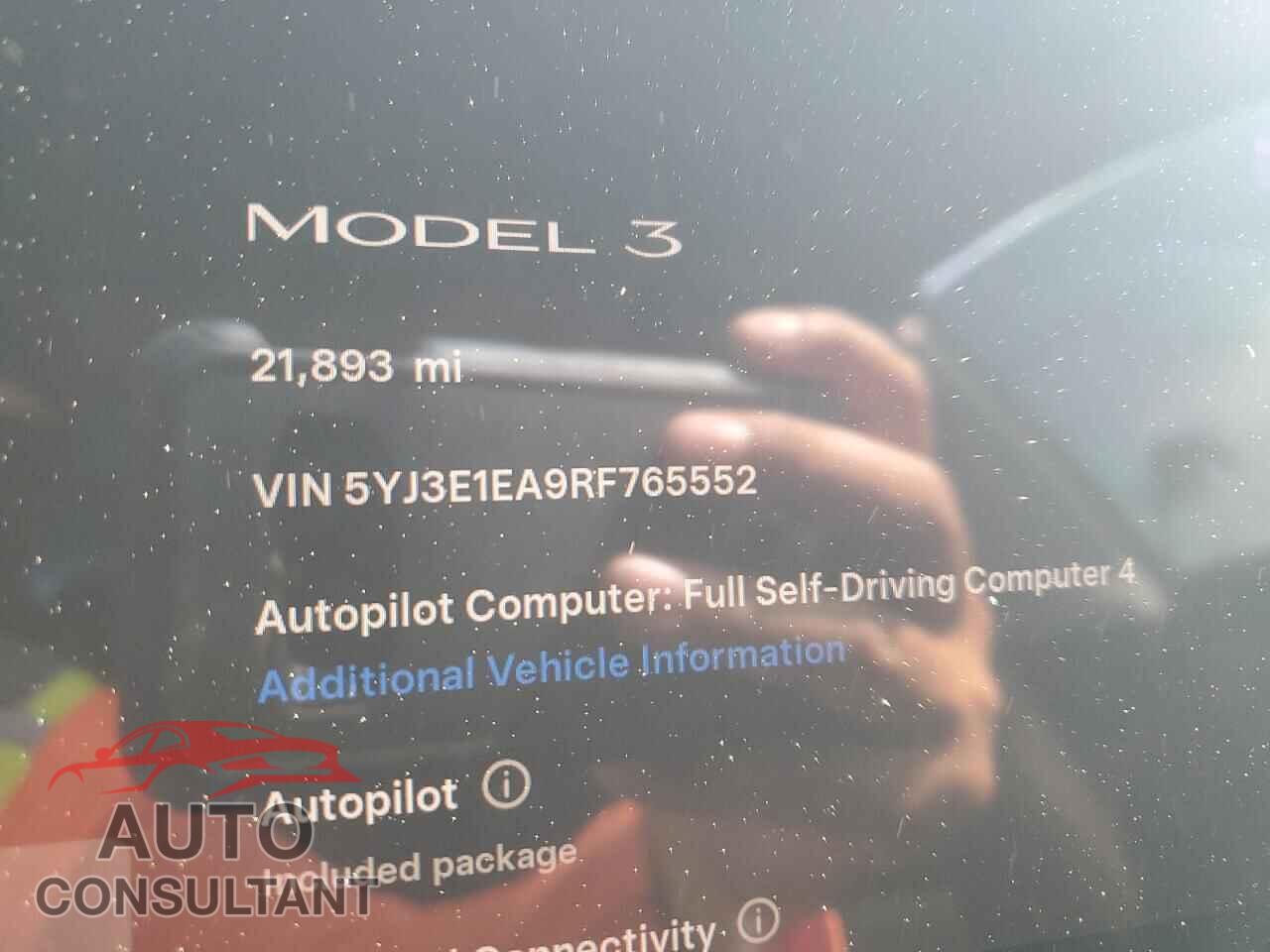 TESLA MODEL 3 2024 - 5YJ3E1EA9RF765552