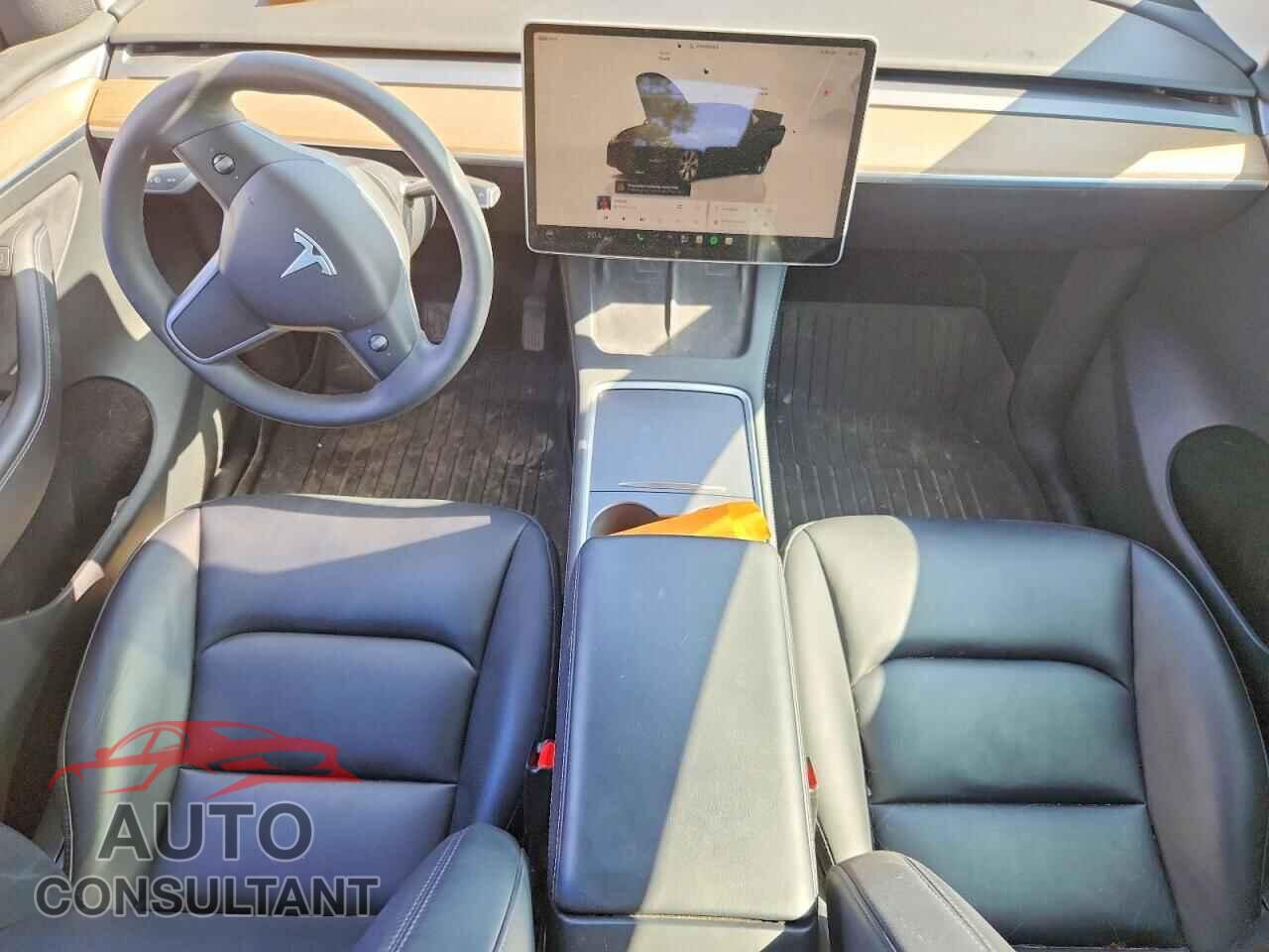 TESLA MODEL Y 2023 - LRWYGDFD8PC221075