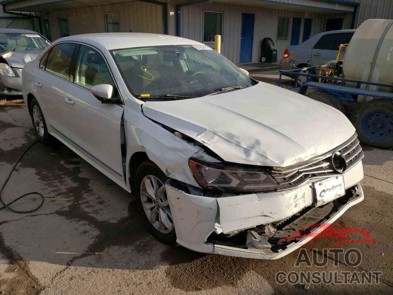 VOLKSWAGEN PASSAT 2017 - 1VWAT7A32HC053481