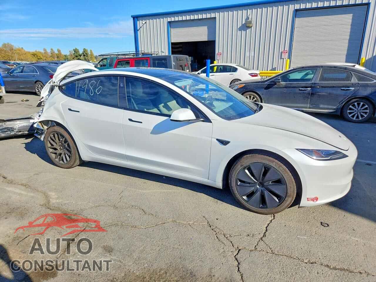 TESLA MODEL 3 2024 - 5YJ3E1EA6RF847125