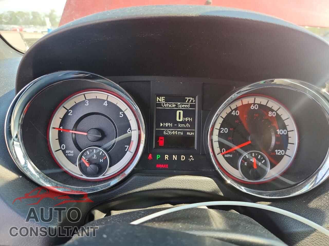 DODGE CARAVAN 2015 - 2C4RDGEG6FR557715
